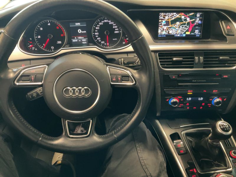 Audi A4 2.0 TDI Ambition — zdjęcie 12