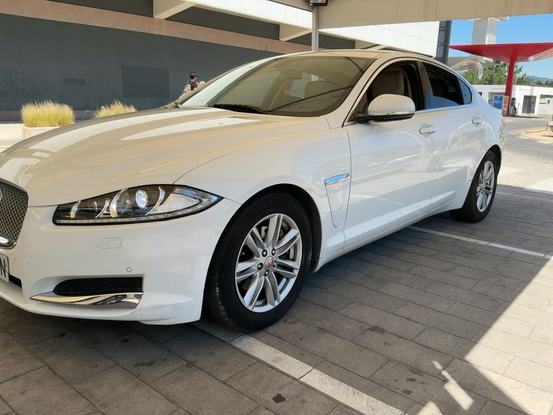 Jaguar XF 2.2 D — zdjęcie 2
