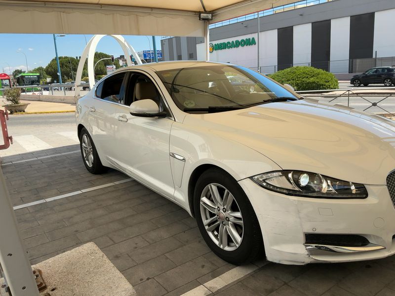 Jaguar XF 2.2 D — zdjęcie 8