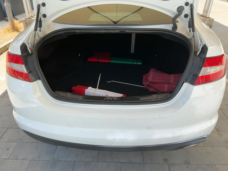 Jaguar XF 2.2 D — zdjęcie 10