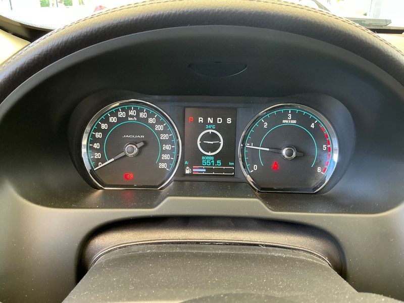 Jaguar XF 2.2 D — zdjęcie 13