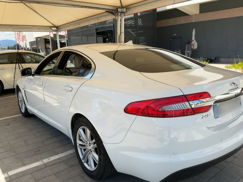 Jaguar XF 2.2 D — zdjęcie 3