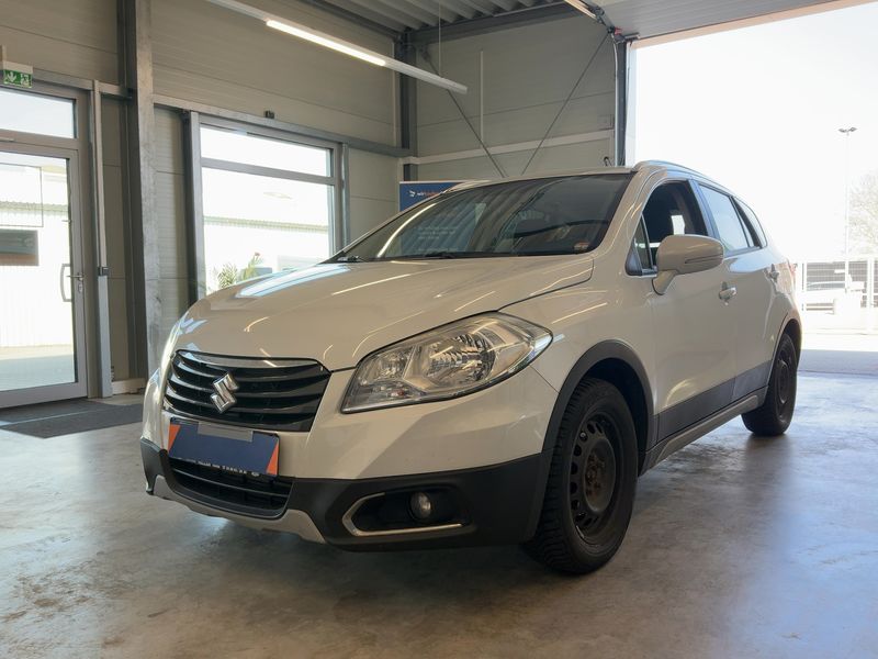 Suzuki SX4 S-Cross 1.4 BoosterJet Mild-Hybrid Comfort+ 4x4 — zdjęcie 1