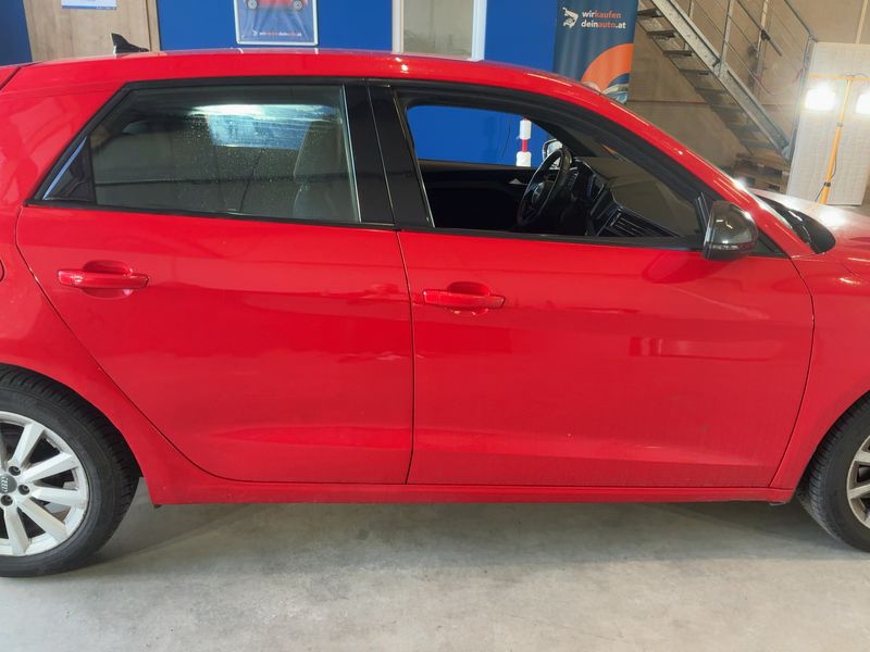 Audi A1 Sportback 30 TFSI Advanced — zdjęcie 7