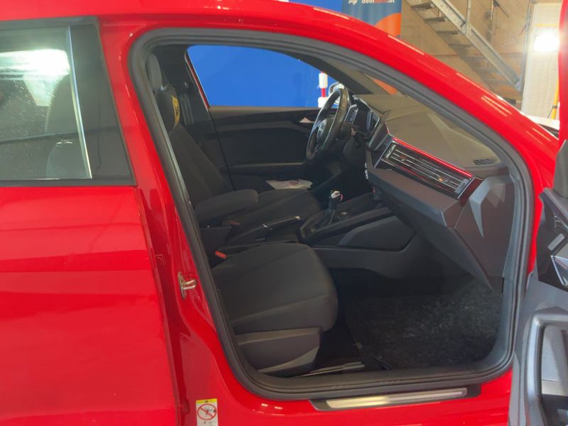 Audi A1 Sportback 30 TFSI Advanced — zdjęcie 11