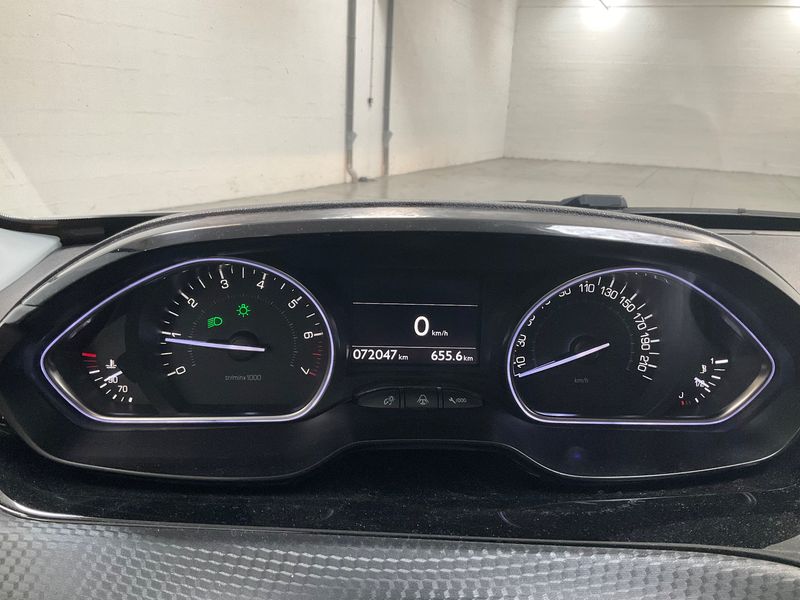 Peugeot 208 1.2 e-THP Roland Garros 2017 – снимка 18
