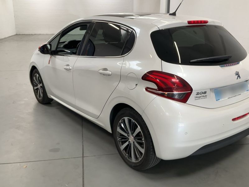 Peugeot 208 1.2 e-THP Roland Garros 2017 – снимка 6