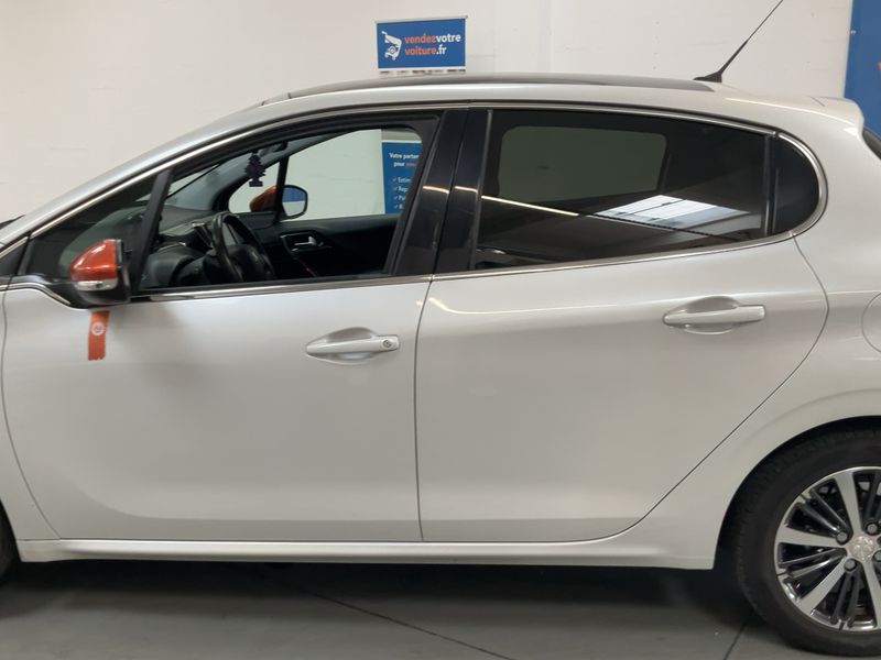 Peugeot 208 1.2 e-THP Roland Garros 2017 – снимка 4