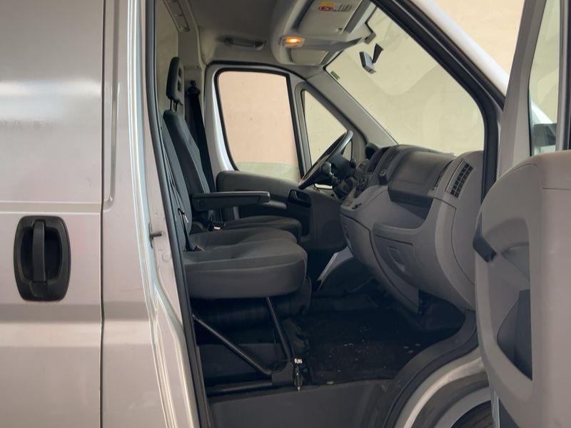 Peugeot Boxer 3.0 HDi — zdjęcie 11