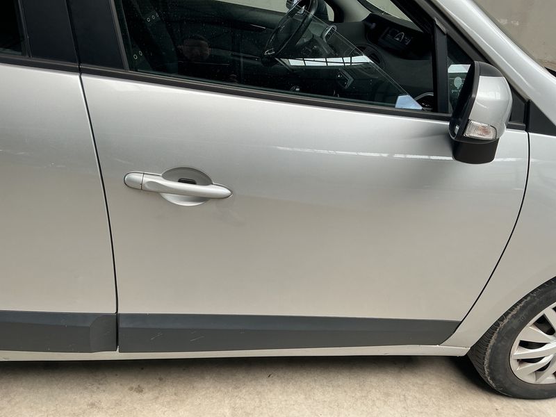 Renault Grand Scenic 1.5 dCi Expression 2013 – снимка 24