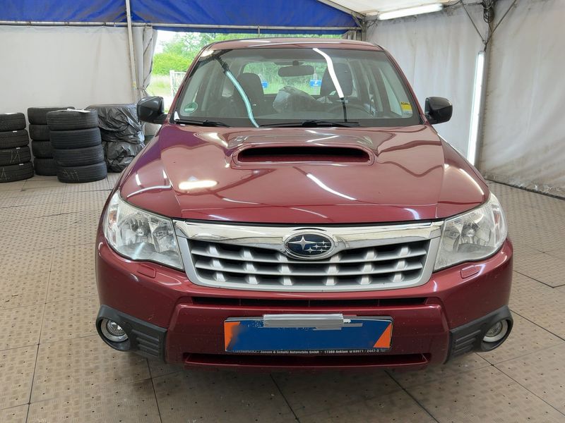 Subaru Forester 2.0 Diesel Active — zdjęcie 9