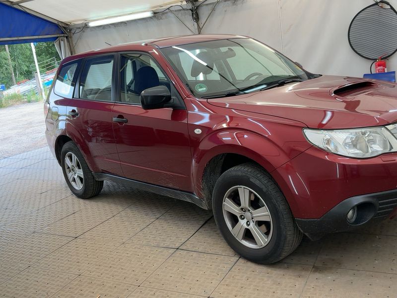 Subaru Forester 2.0 Diesel Active — zdjęcie 8