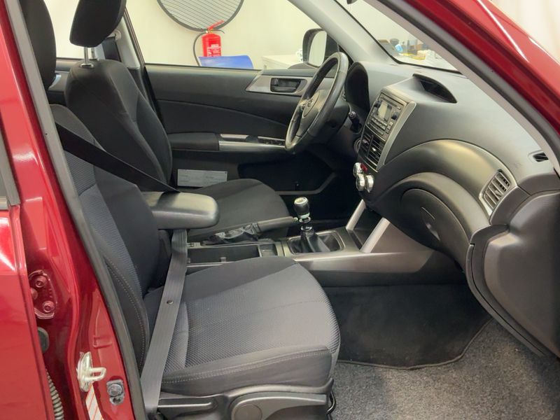Subaru Forester 2.0 Diesel Active — zdjęcie 11