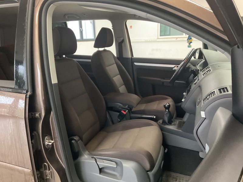 Volkswagen Touran 1.2 TSI Style BlueMotion Tech 2012 – снимка 3