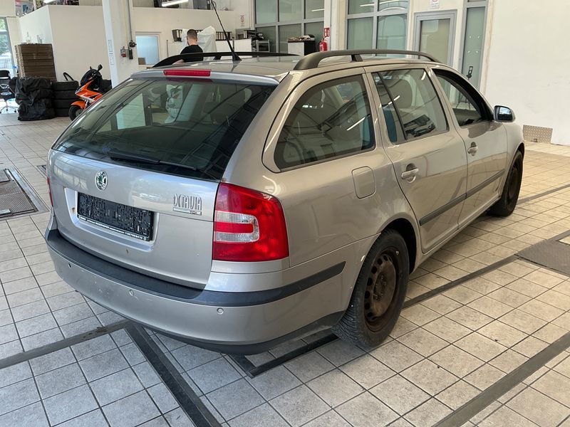 Skoda Octavia 2.0 TDI Elegance 2006 – снимка 2