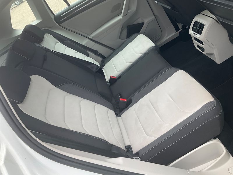 Volkswagen Tiguan 2.0 TDI Highline BlueMotion Tech 2018 – снимка 36