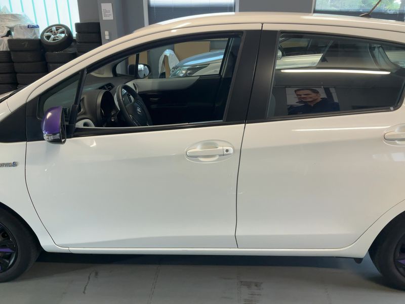 Toyota Yaris 1.5 Hybrid Life — zdjęcie 4
