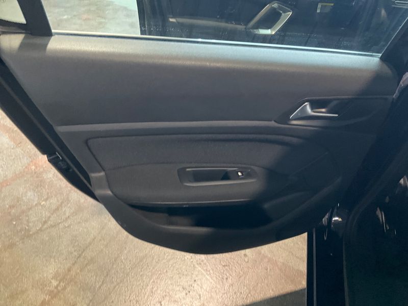 Peugeot 308 1.6 Blue-HDi Active 2015 – снимка 35