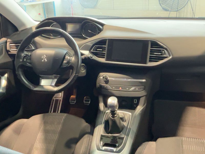 Peugeot 308 1.6 Blue-HDi Active 2015 – снимка 17