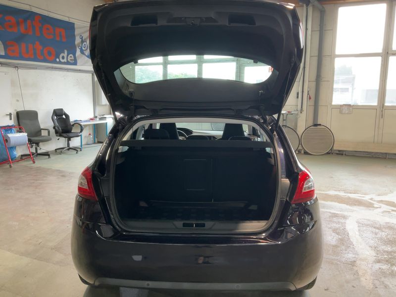 Peugeot 308 1.6 Blue-HDi Active 2015 – снимка 15