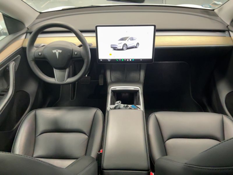 Tesla Model Y Standard Range 2023 – снимка 17
