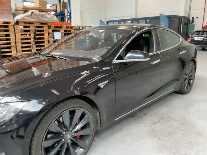 Tesla Model S P85D Performance — zdjęcie 2