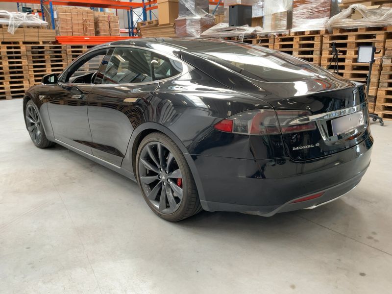 Tesla Model S P85D Performance — zdjęcie 3