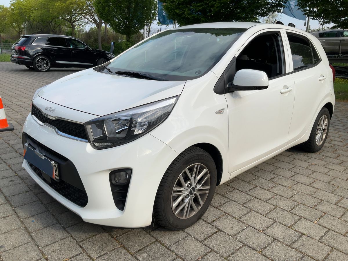 Kia Picanto 2023 — photo 1