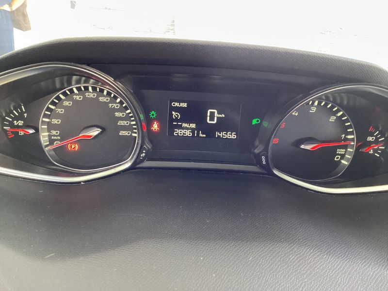 Peugeot 308 1.6 e-HDi Allure 2015 – снимка 18