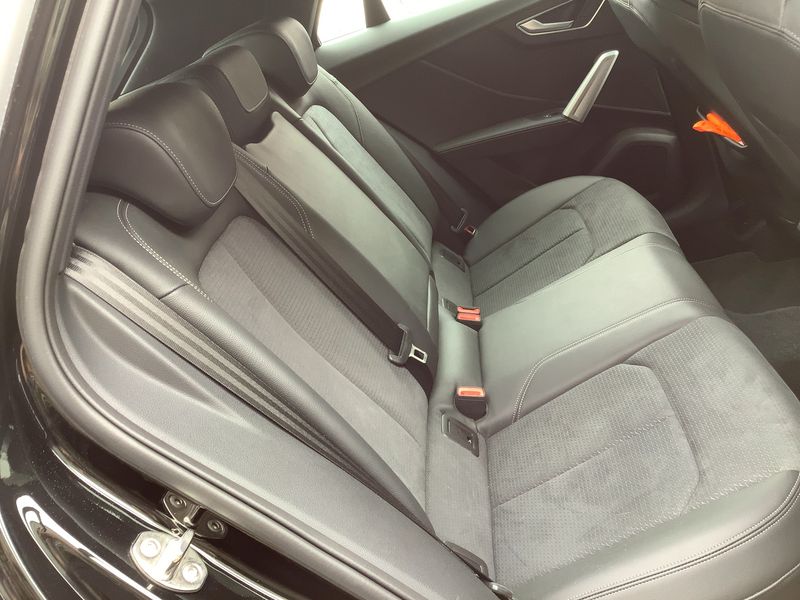 Audi Q2 35 TFSI S line — zdjęcie 14