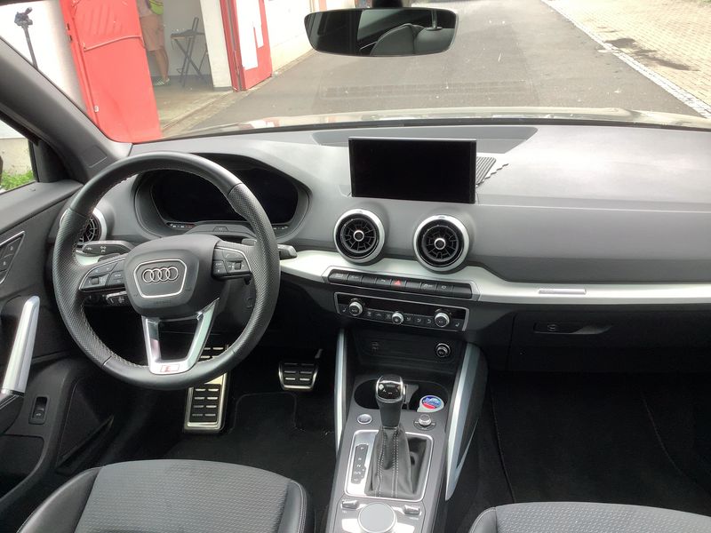 Audi Q2 35 TFSI S line — zdjęcie 12