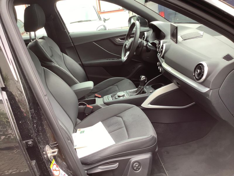Audi Q2 35 TFSI S line — zdjęcie 11