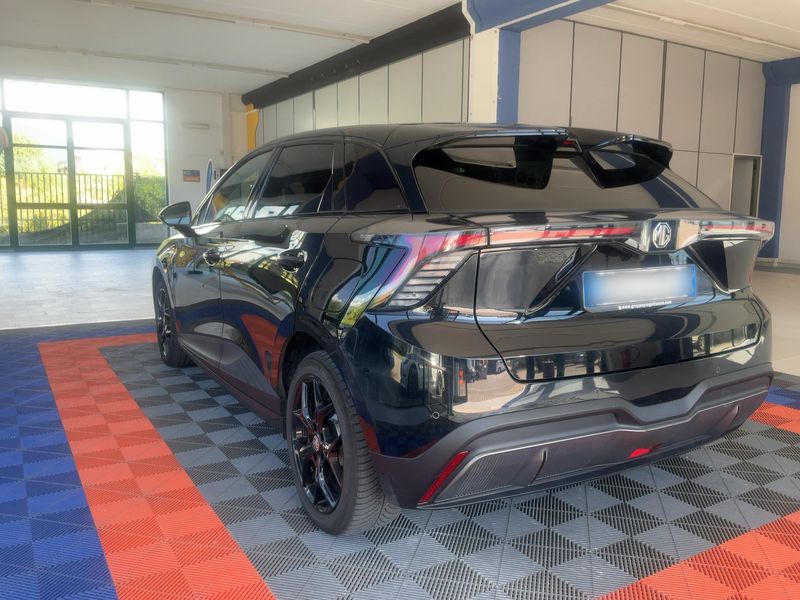 MG 4 electric drive 150 kW Luxury — zdjęcie 3