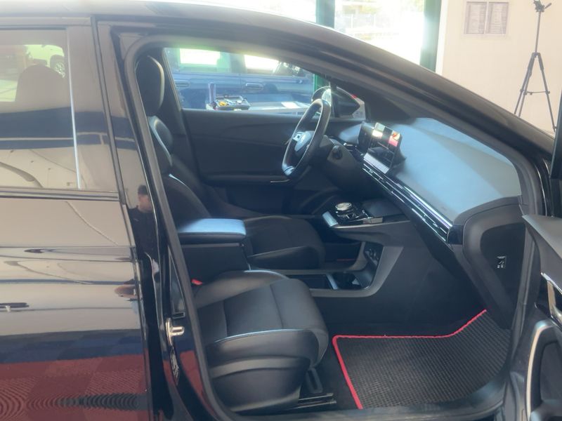 MG 4 electric drive 150 kW Luxury — zdjęcie 11
