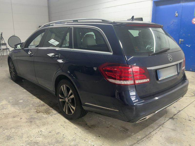 Mercedes-Benz E-Klasse E 300 CDI T BlueTEC Avantgarde — zdjęcie 3