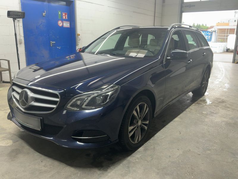 Mercedes-Benz E-Klasse E 300 CDI T BlueTEC Avantgarde — zdjęcie 1
