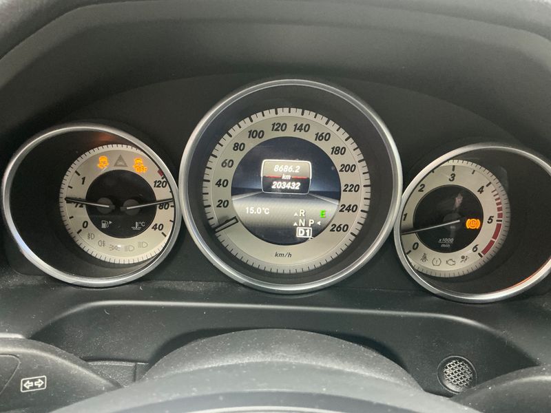 Mercedes-Benz E-Klasse E 300 CDI T BlueTEC Avantgarde — zdjęcie 13