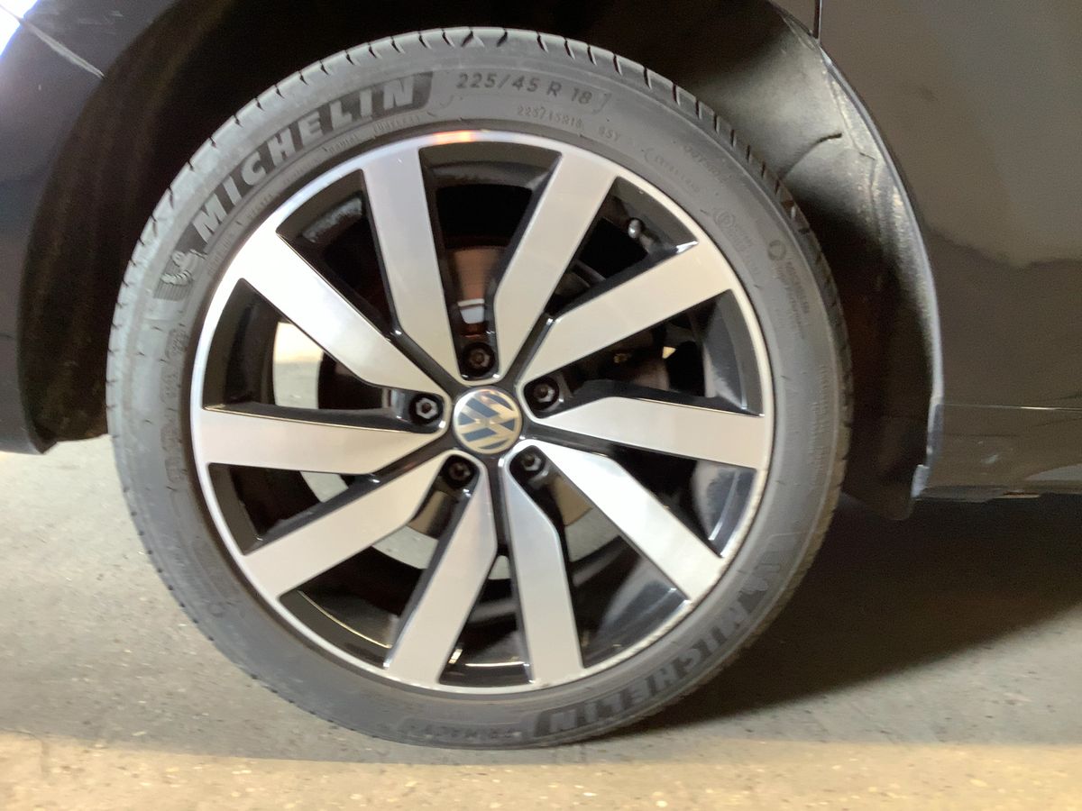 Volkswagen Sharan 2017 — photo 10