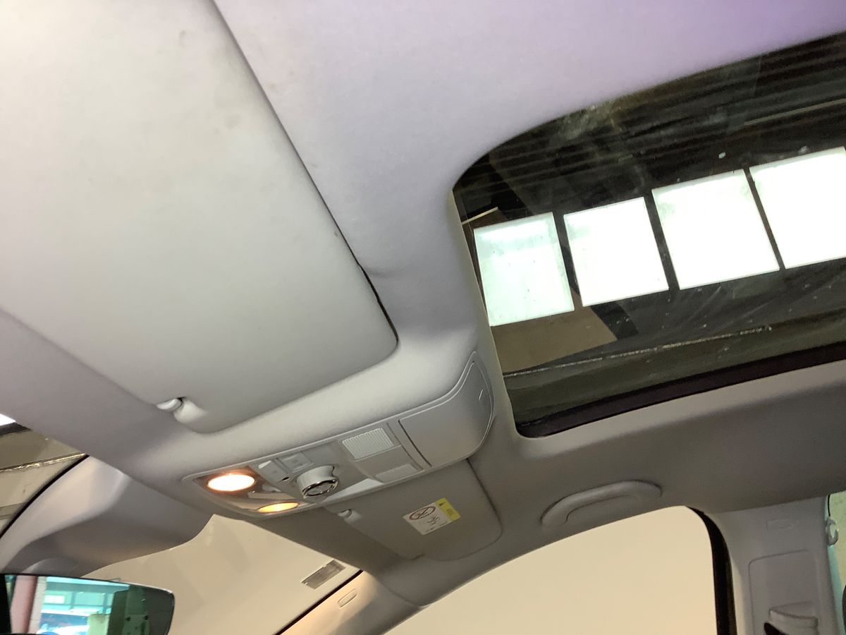 Volkswagen Sharan 2017 — photo 36