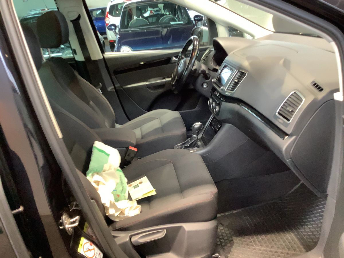 Volkswagen Sharan 2017 — photo 17