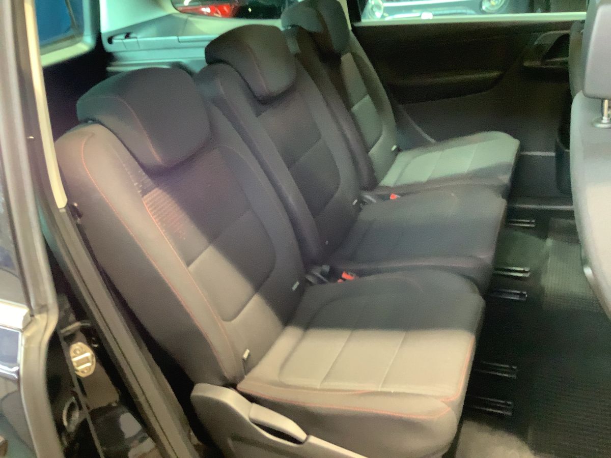 Volkswagen Sharan 2017 — photo 20