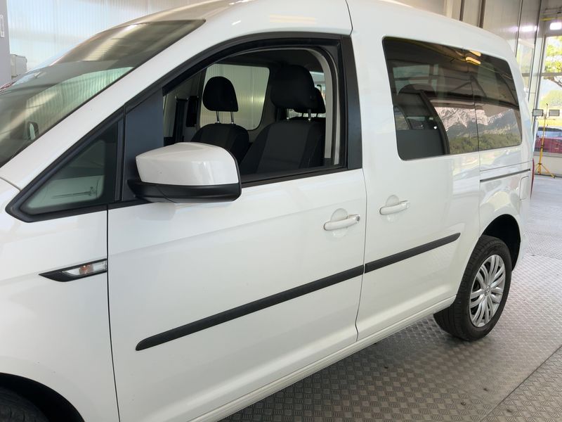 Volkswagen Caddy 2.0 TDI Trendline 4Motion BlueMotion Tech 2016 – снимка 4