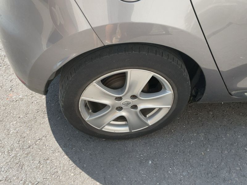 Renault Clio 0.9 Duel 2015 – снимка 9