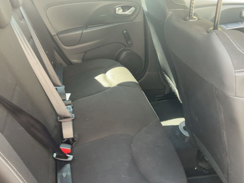 Renault Clio 0.9 Duel — zdjęcie 14
