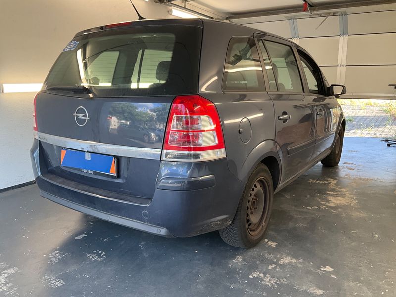 Opel Zafira 1.8 Edition — zdjęcie 2