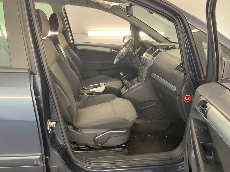 Opel Zafira 1.8 Edition — zdjęcie 3