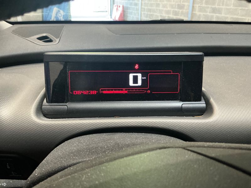 Citroen C4 Cactus 1.2 VTi Feel — zdjęcie 13