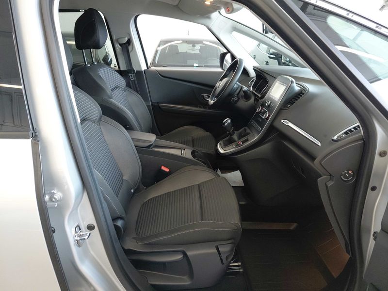 Renault Grand Scenic 1.7 BLUE dCi Grand Business Edition — zdjęcie 10