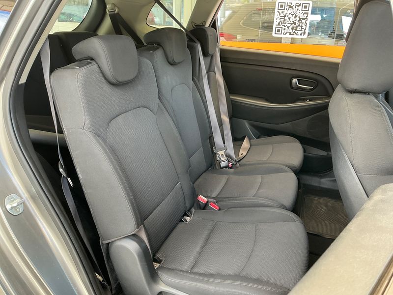 Kia Carens 1.7 CRDi Premium — zdjęcie 14