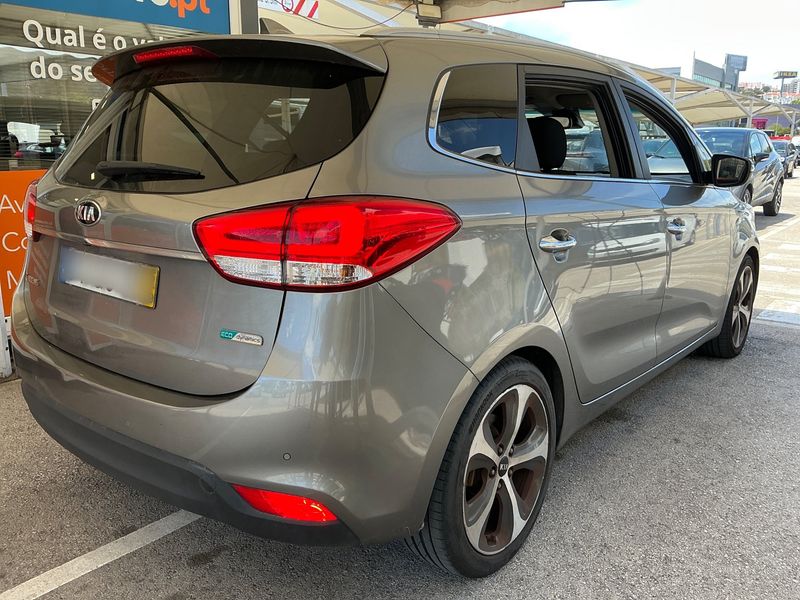 Kia Carens 1.7 CRDi Premium — zdjęcie 6